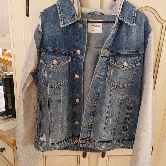 Jean Jacket - Picture 1 of 2